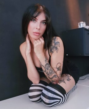 IAmBossy from Ontario,Canada