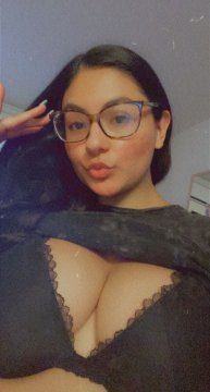 Noemie96 from Ontario,Canada